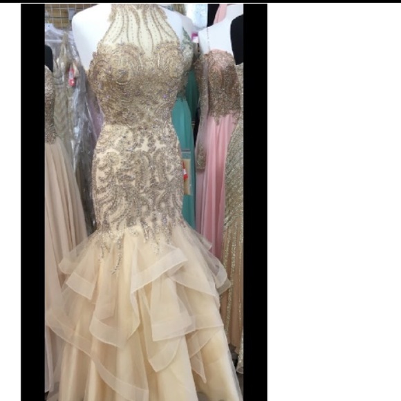 Prom dress - Picture 2 of 3